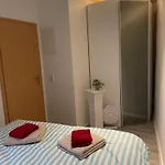 Meine Schoene In Der Naehe Der Spree