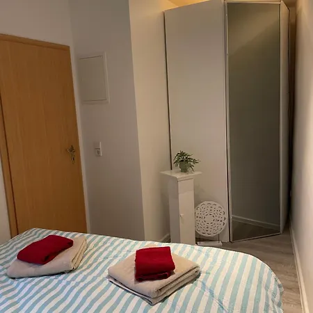 Meine Schoene In Der Naehe Der Spree