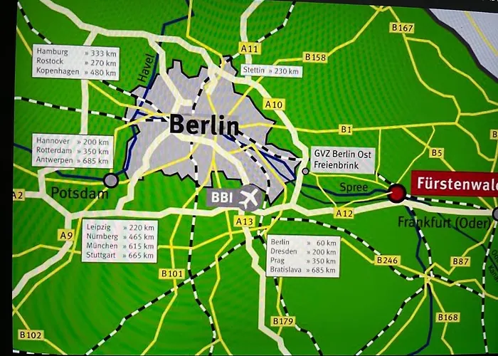 Meine Schoene In Der Naehe Der Spree *