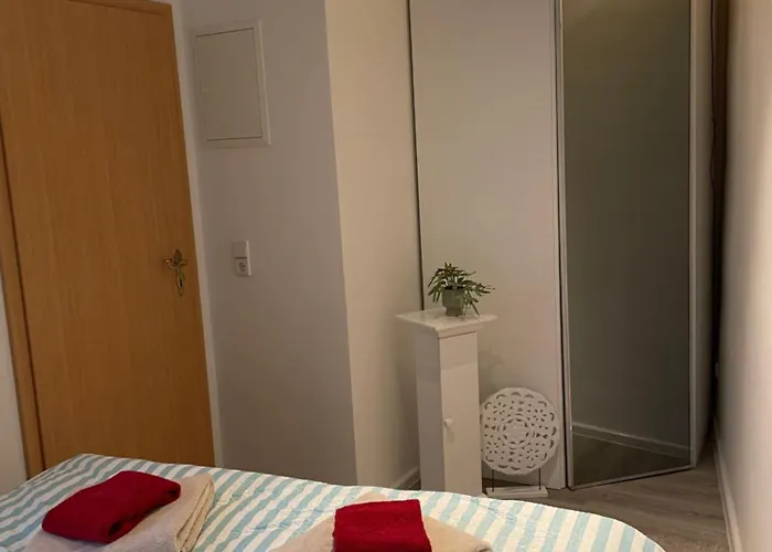 Meine Schoene In Der Naehe Der Spree